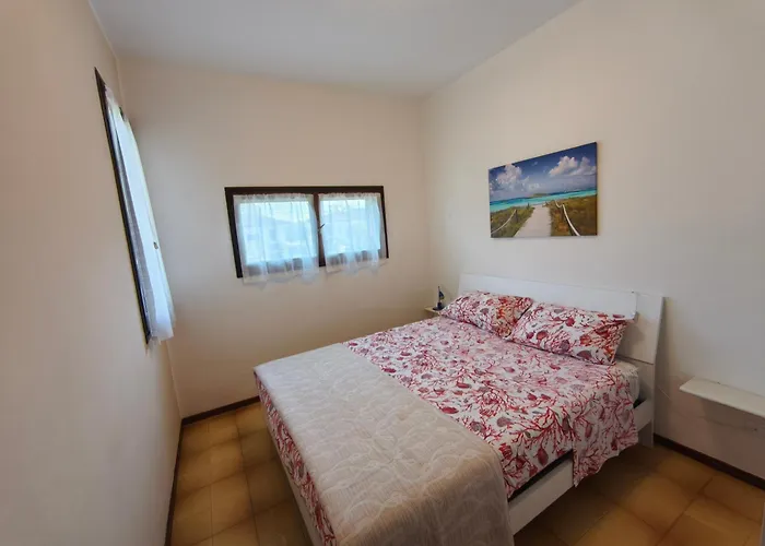 villetta con piscina a due passi dal mare